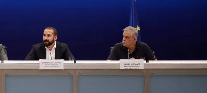 «Εχουμε ενδείξεις για εμπρησμό» – Συνέντευξη Τόσκα-Τζανακόπουλου, Αρχηγών ΕΛ.ΑΣ-ΠΥ για το ολοκαύτωμα – Σε γραμμή Καμμένου και ο Σπίρτζης: «Ο μόνος που φταίει είναι η άναρχη δόμηση»